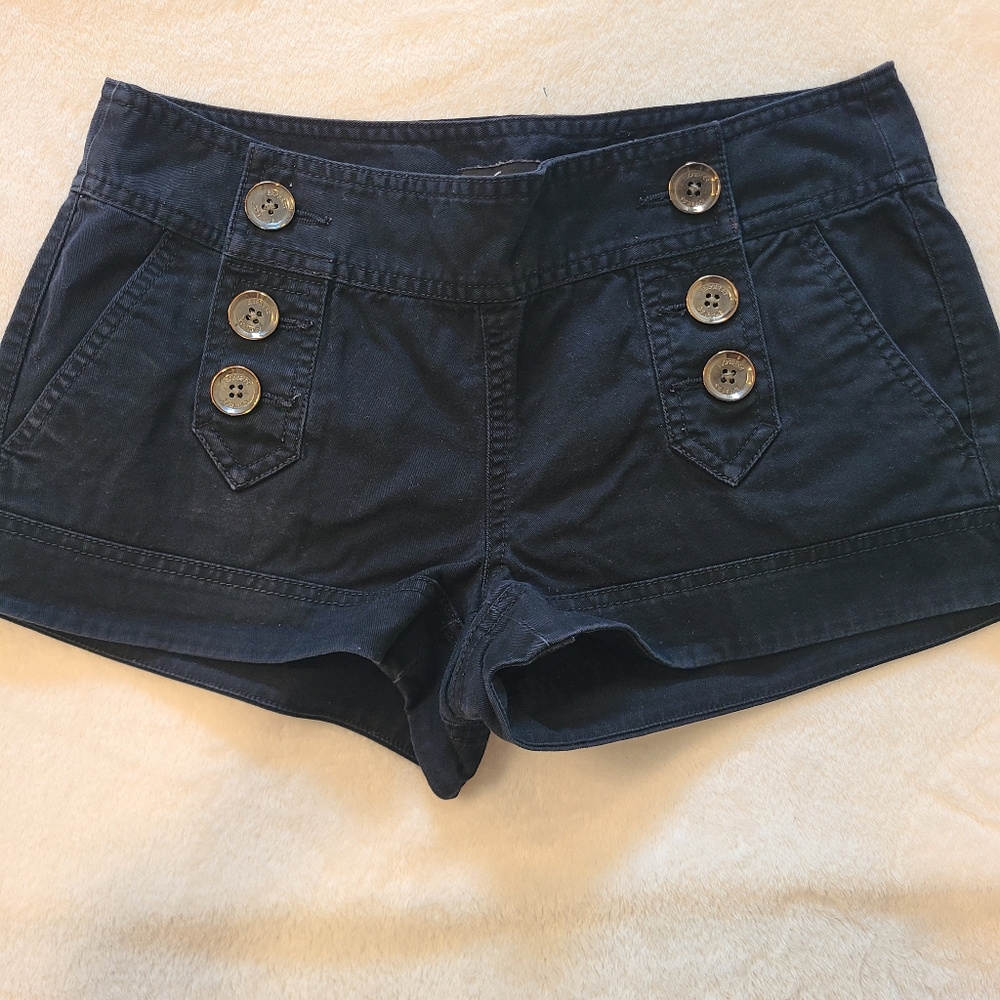 Super cute navy short shorts